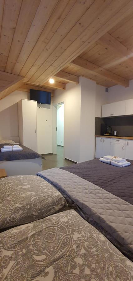 Hotel Dom Pod Groniem Rzyki Esterno foto